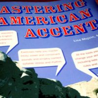 giao-trinh-tieng-anh-giao-tiep-hay-mastering-the-american-accent